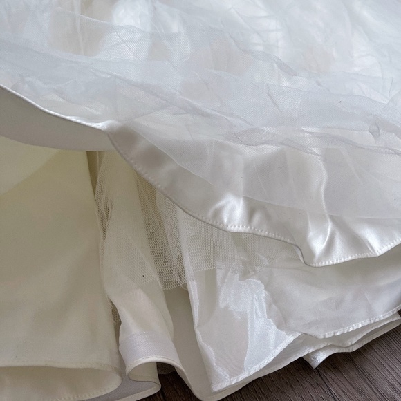 Oleg Cassini Wedding Dress Sz US4 - Picture 3 of 11